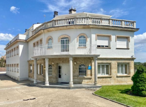 Гостиница Casablanca Hotel Studios  Санта-Марта-Де-Тормес